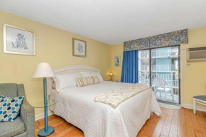 Beautifully Updated King Suite with Full Kitchen! Sea Mist Resort 50404 - Perfect for 2-4 guests!